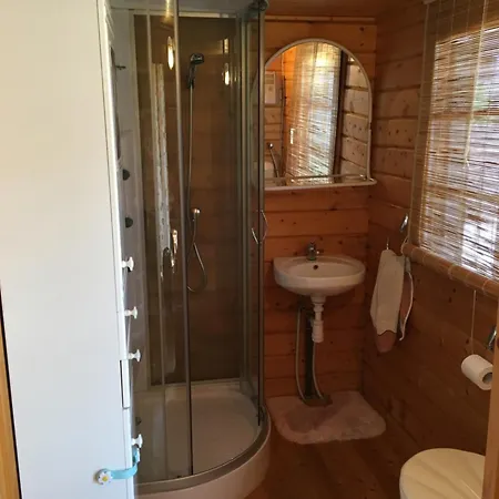 Tulipanos Vendeghaz Apartament *